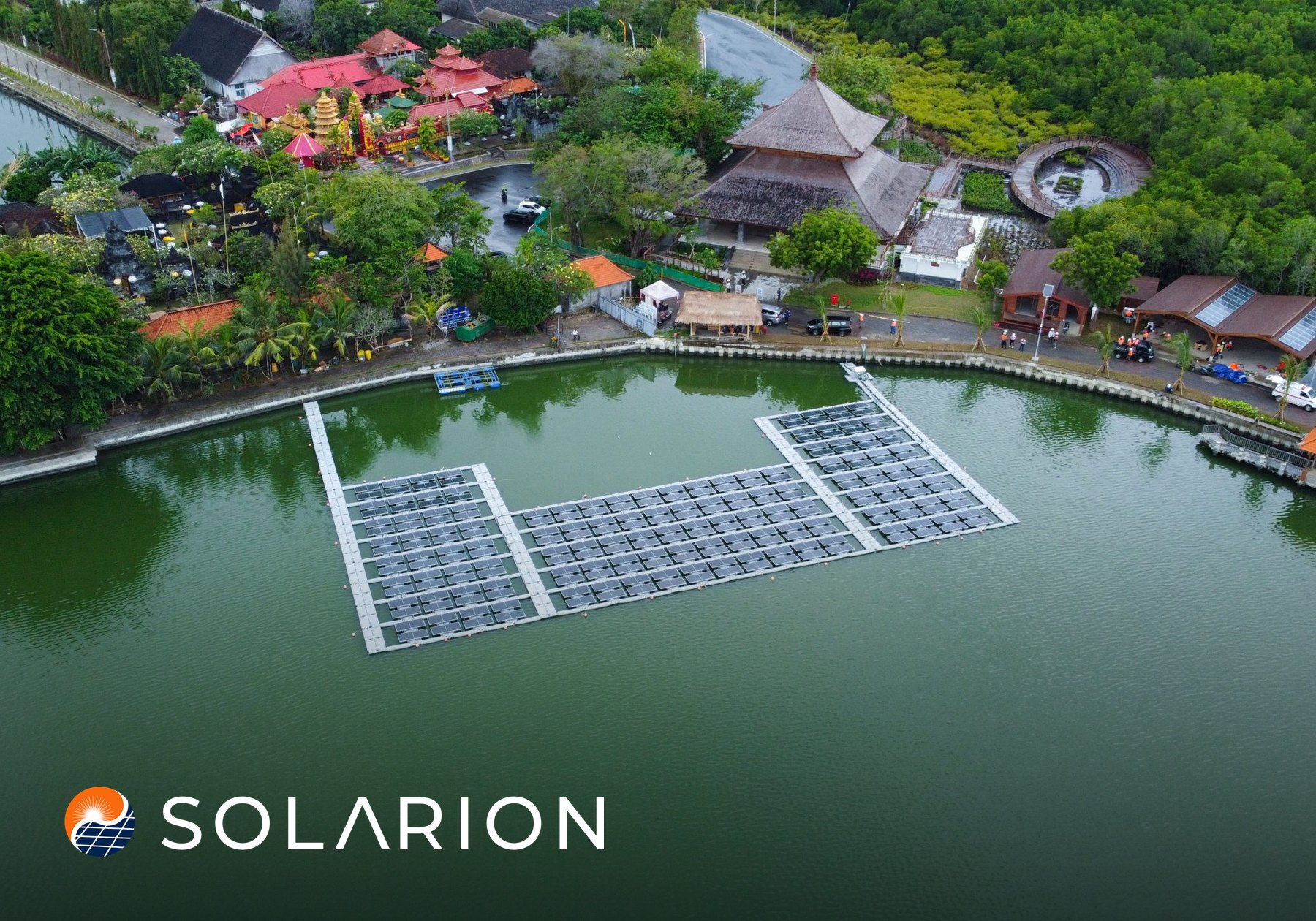 Floating solar array by Solarion